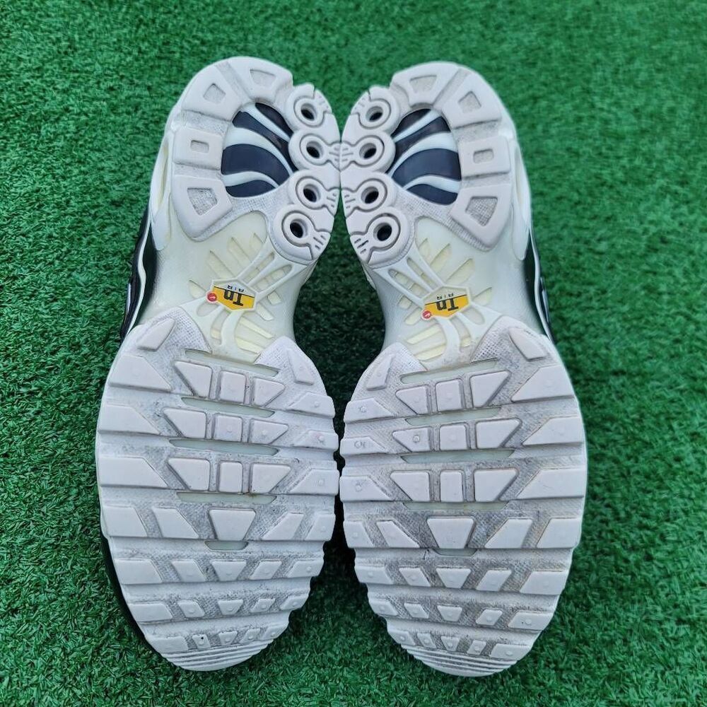 Nike Air Max Plus sneaker - Women's shoes - Size 9 - Picture 9 of 11